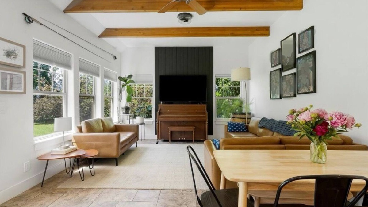 Stevensville Other | Modern 4-bedroom Farmhouse Oasis with Apple Orchard and Mountain Views
