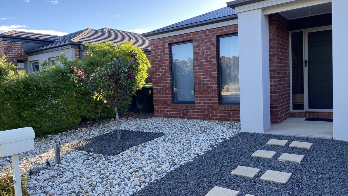 Epsom House | Modern 4-Bedroom Home, Near Playground, Lake & Nature Trails, Minutes to Bendigo