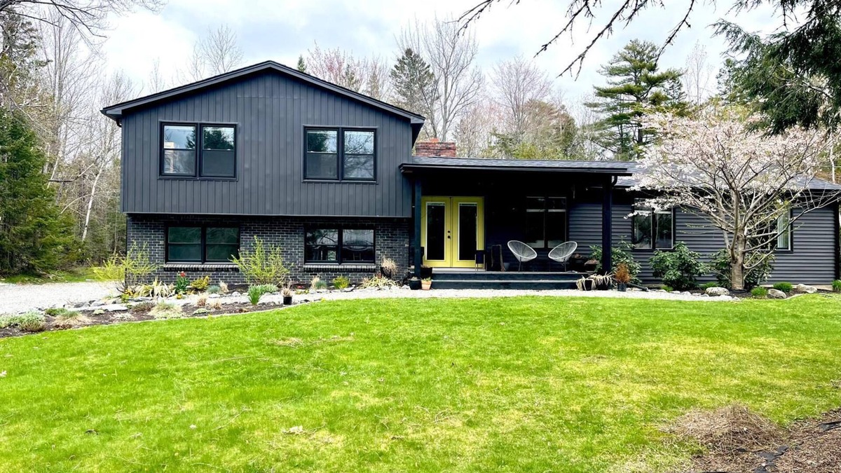 Bangor House | Modern 4 Bedroom House in Quiet Bangor Neighborhood