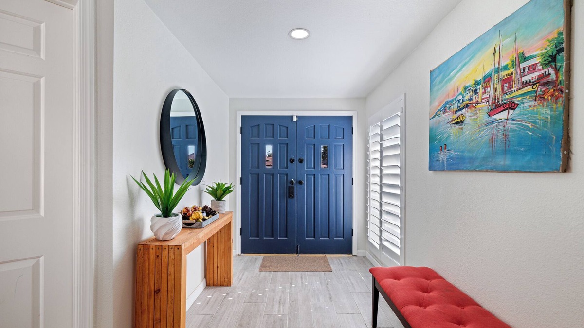 Moon Valley House | Modern 4-bedroom house with Pool, Game Room, Gym, and large backyard in Phoenix