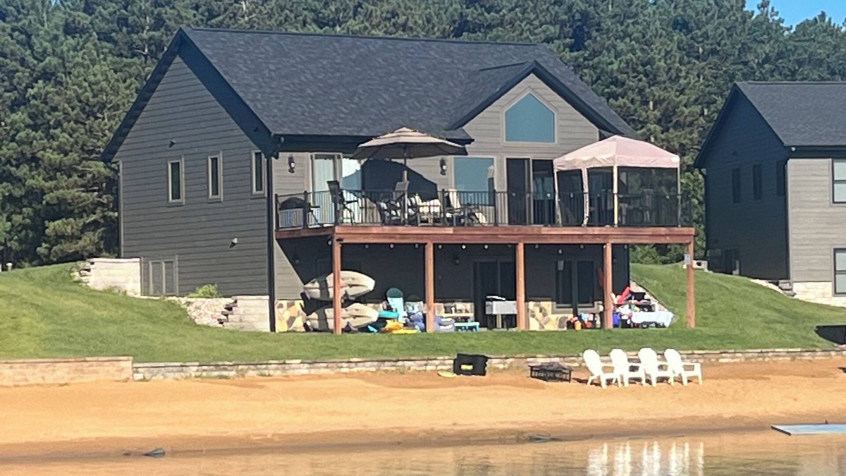 New Lisbon House | Modern 4 bedroom Lake House on Private Lake near WI Dells & Castle Rock Lake