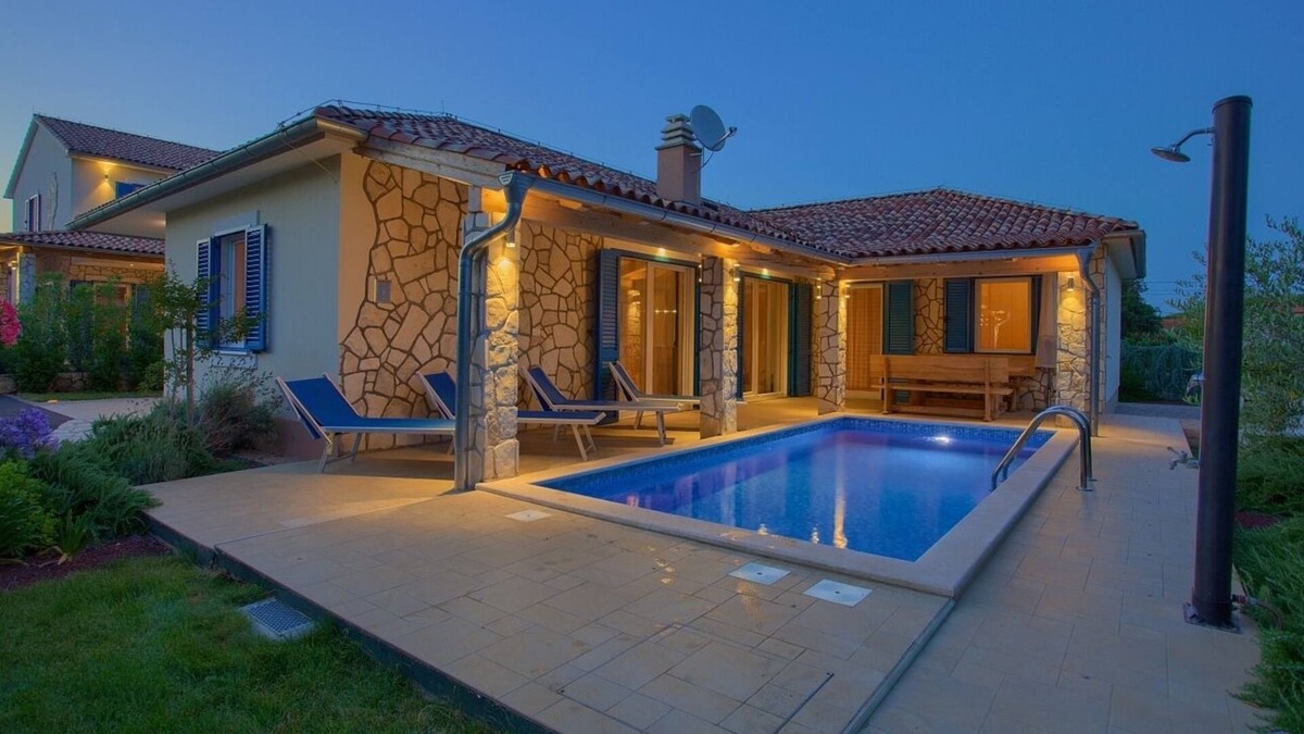 Milohnici Villa | Modern 4* villa with high-quality furnishings and private pool