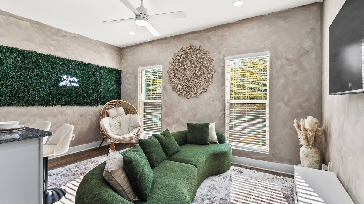 Atlanta House | Modern 4BR/4BA Escape 10 Min to Downtown ATL