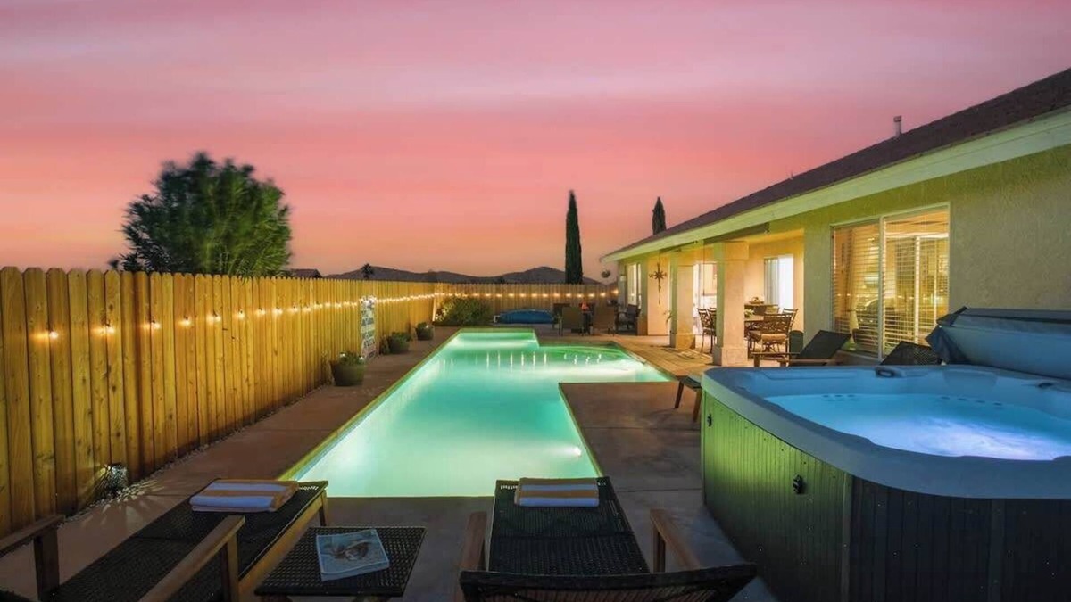 Yucca Valley House | Modern 4BR JT Oasis w/Heated Pool & Hot Tub