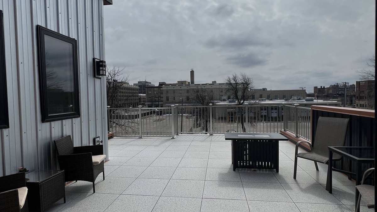 Great Falls House | Modern 5bd mins from downtown