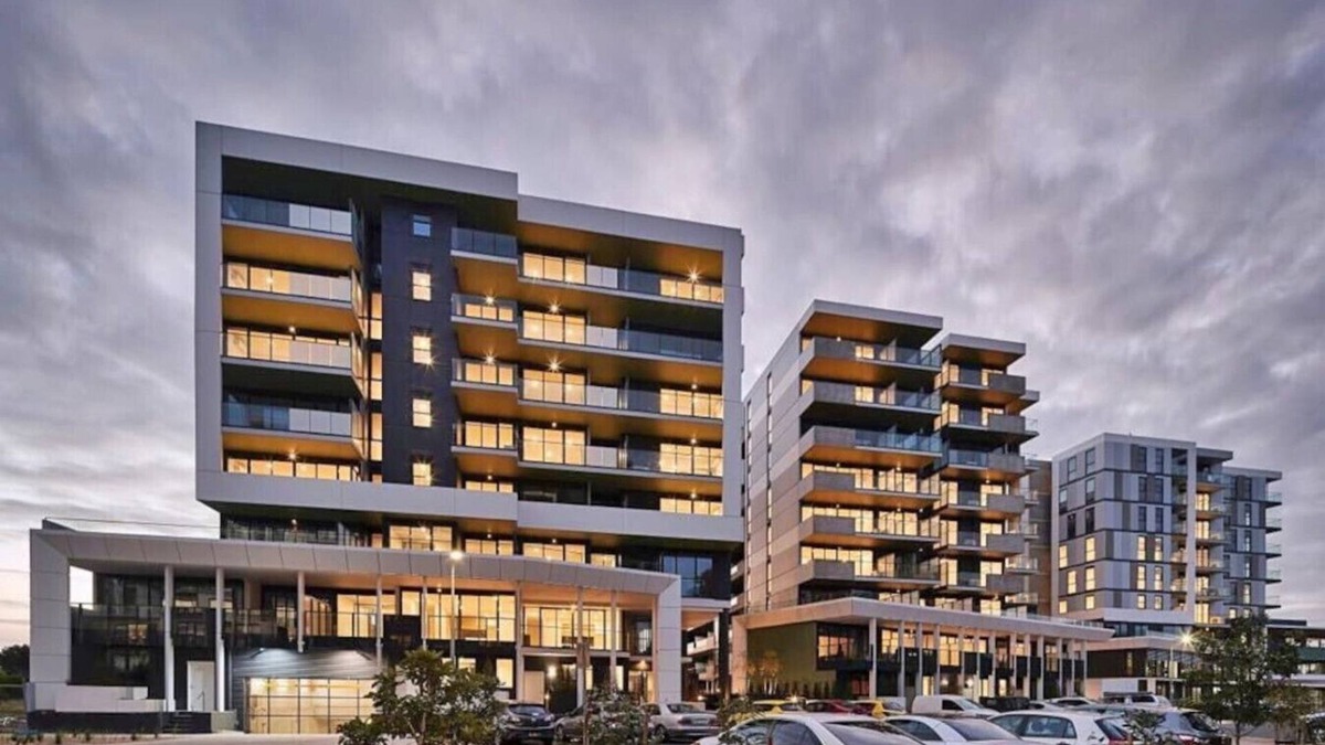 Brunswick West Apartment | Modern 7th floor Flat | Parking, Convenient, Quiet