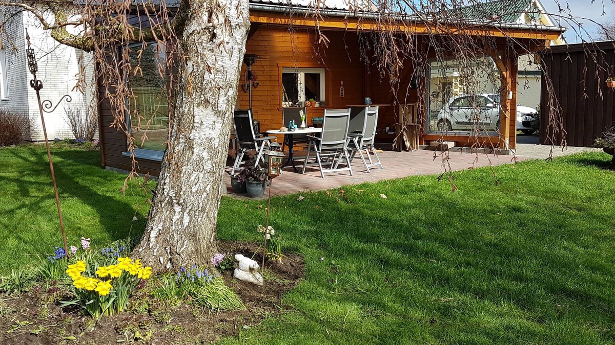 Eddelak House | Modern accommodation with garden and barbecue area