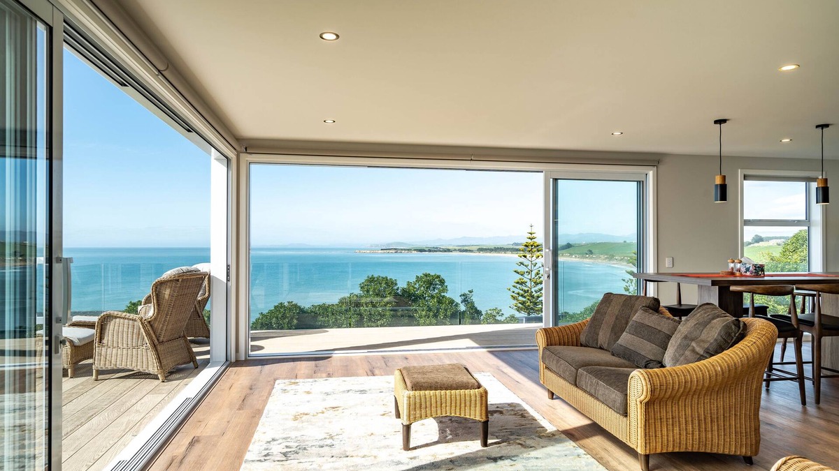 Kakanui House | Modern & Amazing with Unbeatable Ocean Views From a Beautiful House