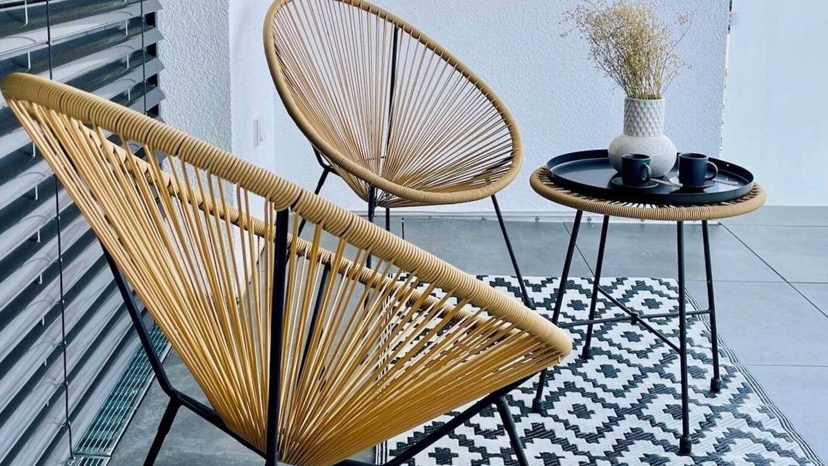 Lage Apartment | Modern and bright apartment with balcony and carport