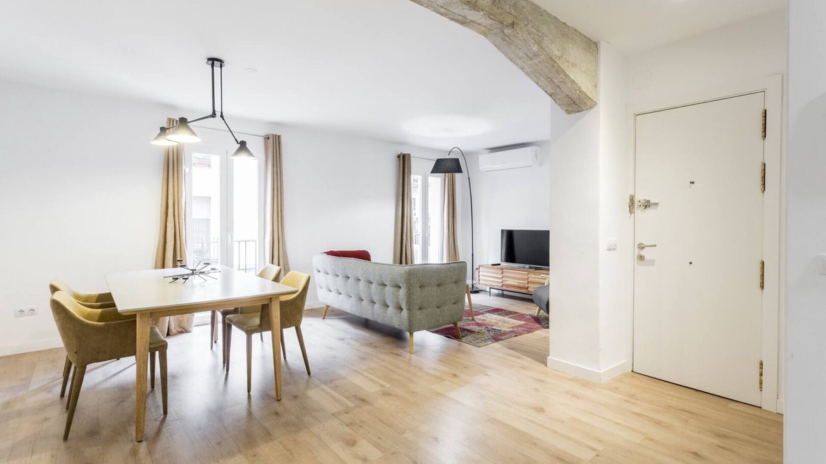 Chueca Apartment | Modern and Chic 2BR/2BA apartment in trendy Chueca