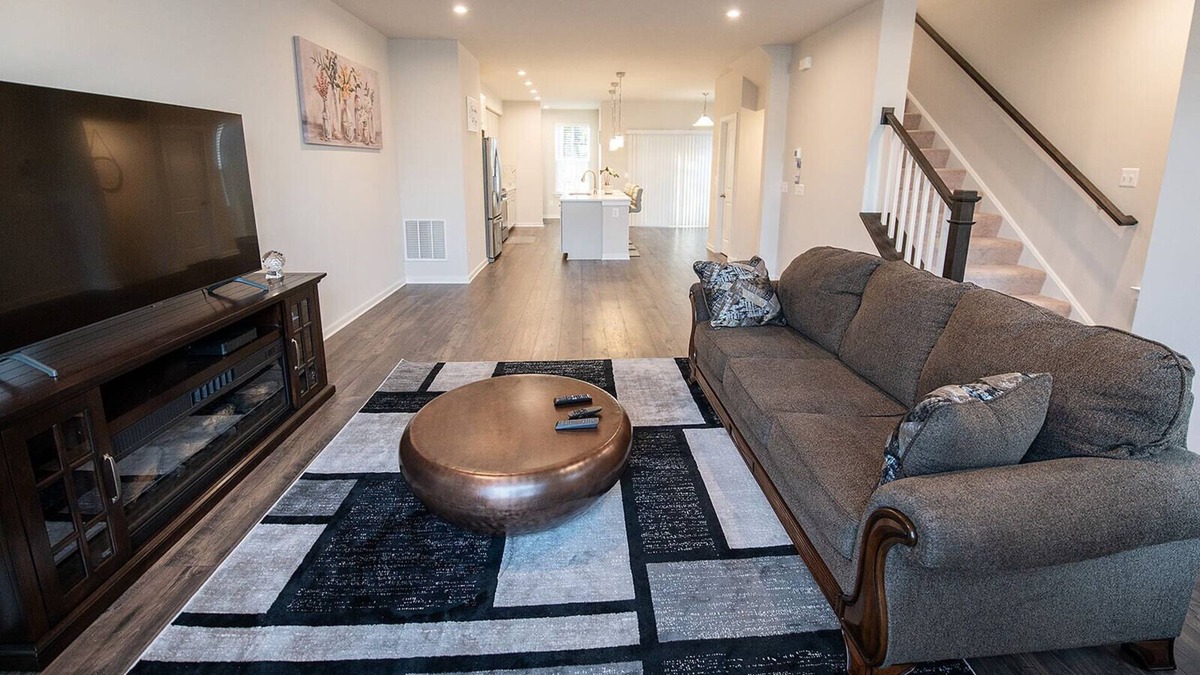 Stafford House | Modern and Luxurious captivating home with great backyard