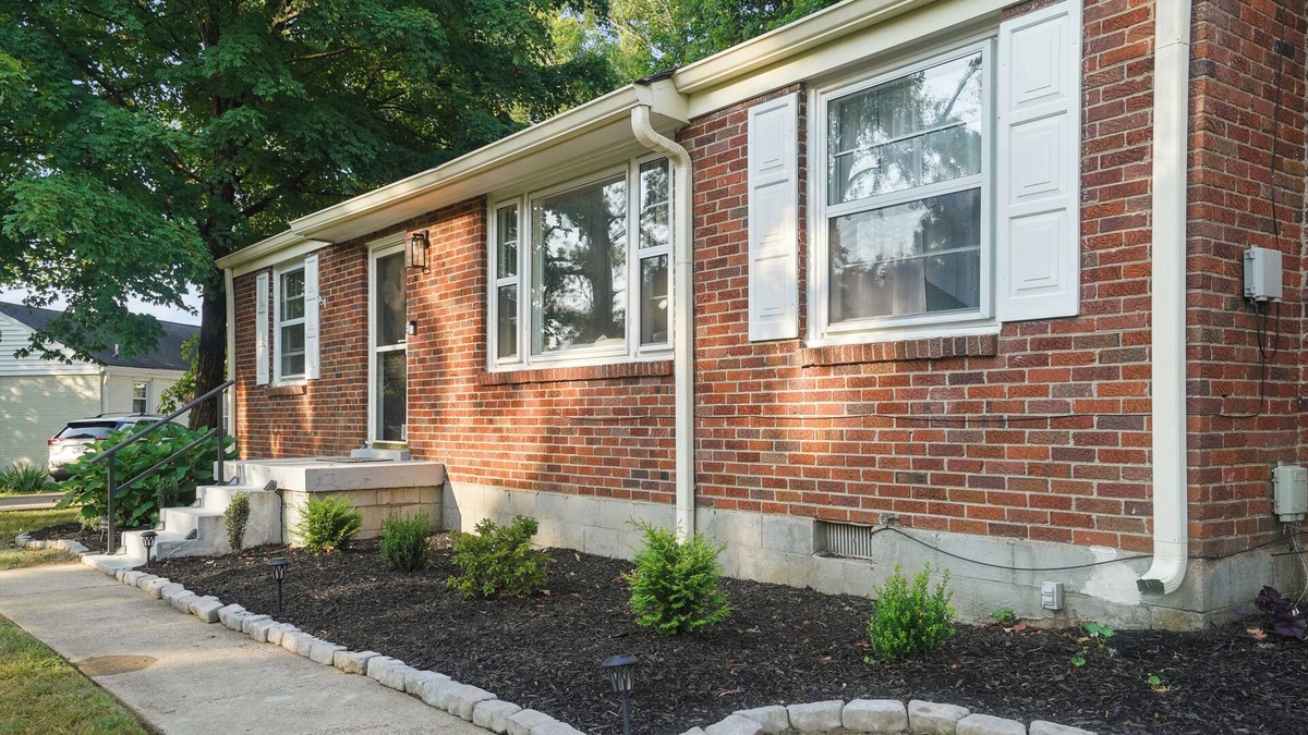 Glencliff House | Modern and Musical 1950s Ranch-Sleeps 5