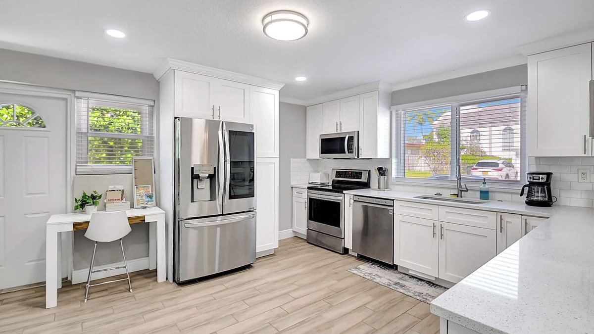 Delray Beach House | Modern and Updated Delray Beach Escape Sleeps 10!