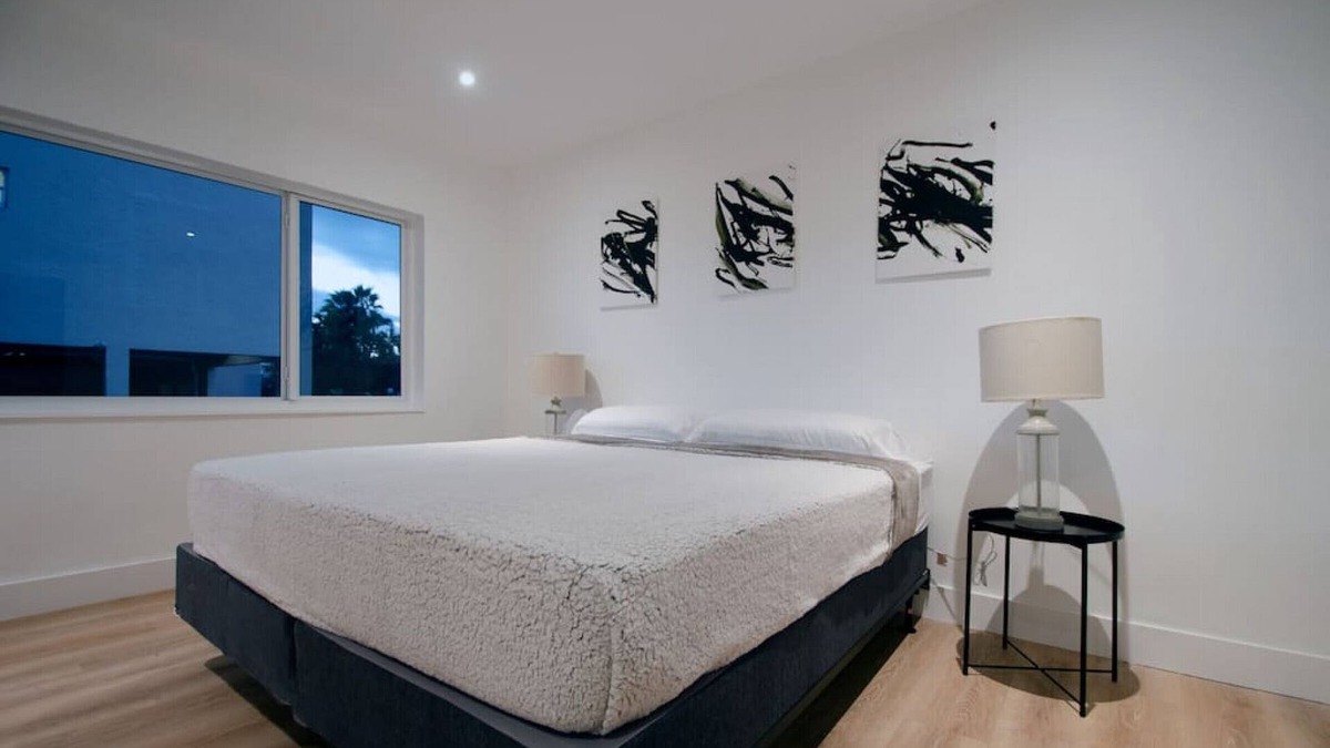 Eastern Shores Condo | Modern Apart beside canal, near beach w/parking