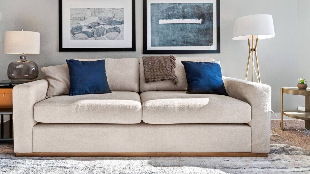 North Oaks Apartment | Modern Apartment in Prime Location (ID8291X37)