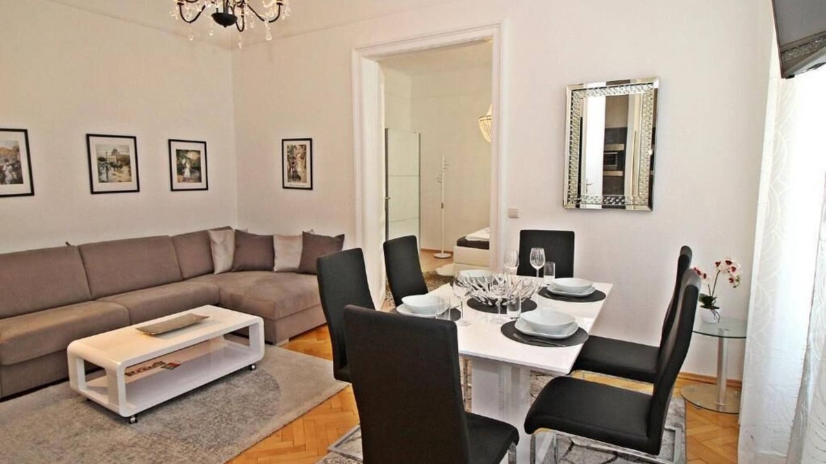 Schottenfeld Apartment | Modern apartment (63sqm) with bathtub and open kitchen