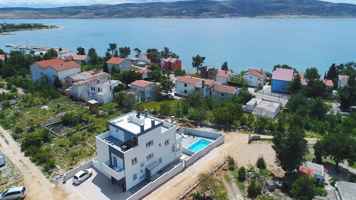 Seline Apartment | Modern apartment for 4 people with pool use