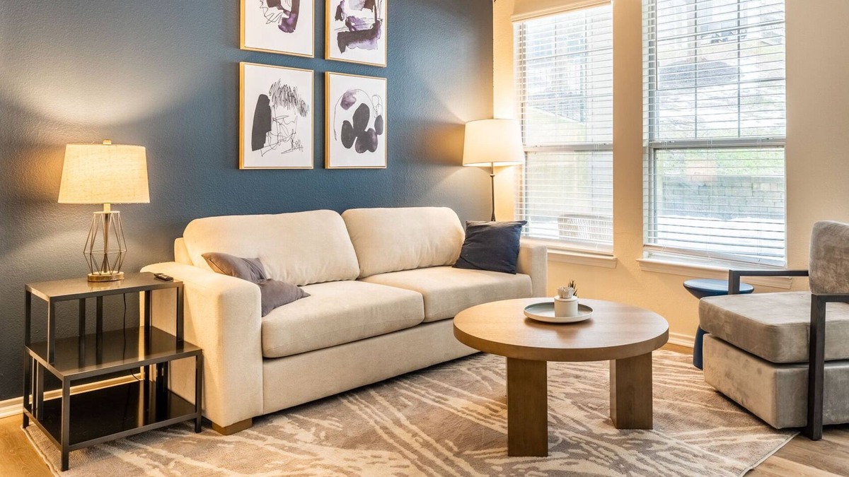 West Chester Apartment | Modern Apartment in Prime Location (ID6811X69)