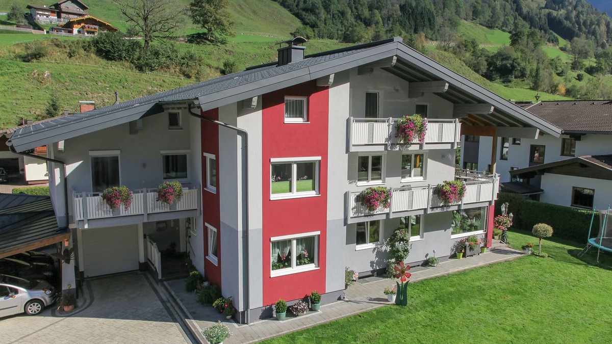 Fusch an der Grossglocknerstrasse Apartment | Modern apartment in a central location!