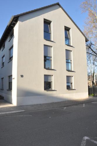 Bischofsheim Apartment | Modern Apartment in B'heim EG Nr 2