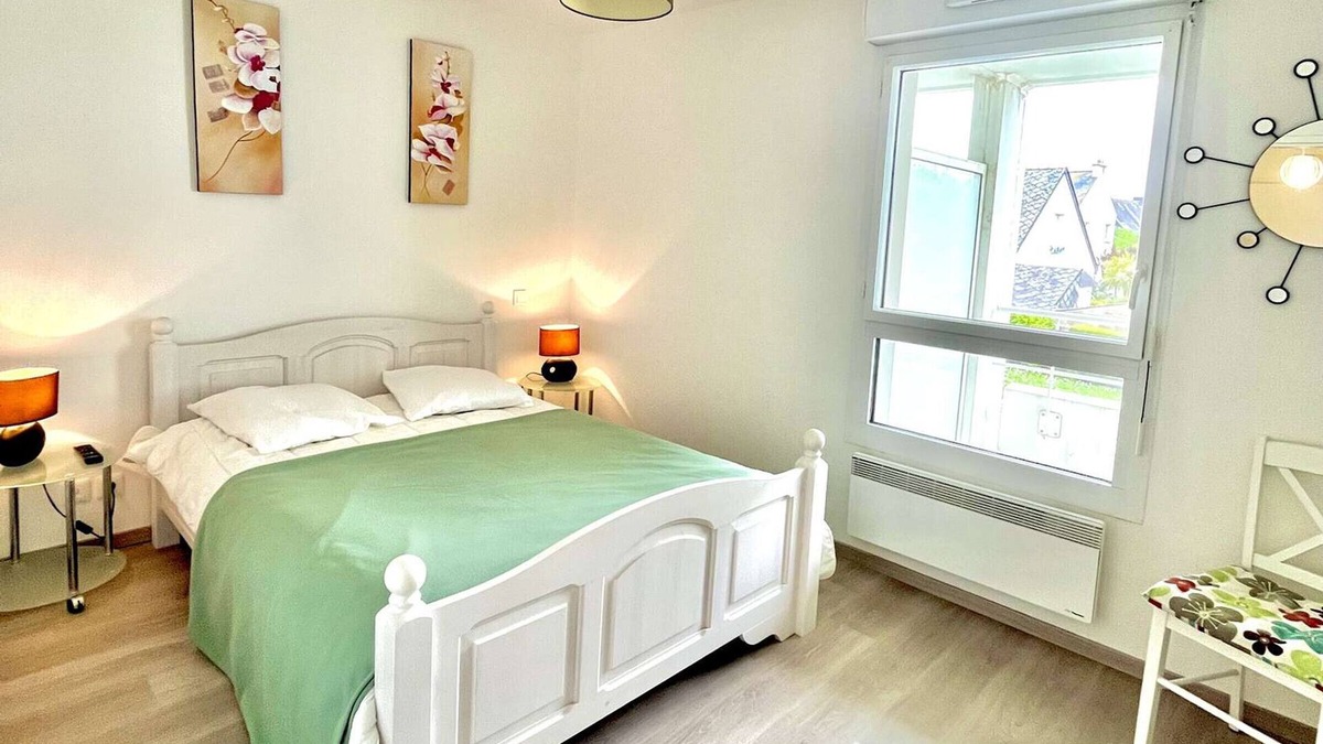 Etel Apartment | Modern apartment in Étel, near beach, 2 rooms with private parking