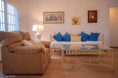 Penaflor Apartment | Modern Apartment in Peñaflor with Air Conditioning - 85 m²