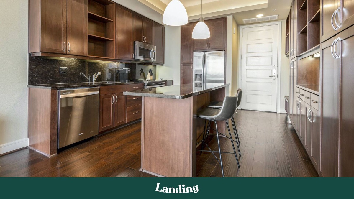 Florence Apartment | Modern Apartment in Prime Location (ID8502)