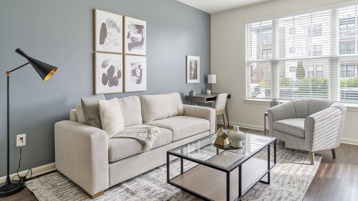 Crabtree Apartment | Modern Apartment in Prime Location (ID1267X878)