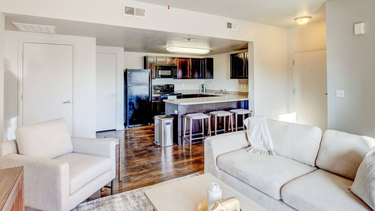 Magna Apartment | Modern Apartment in Prime Location (ID8610X84)