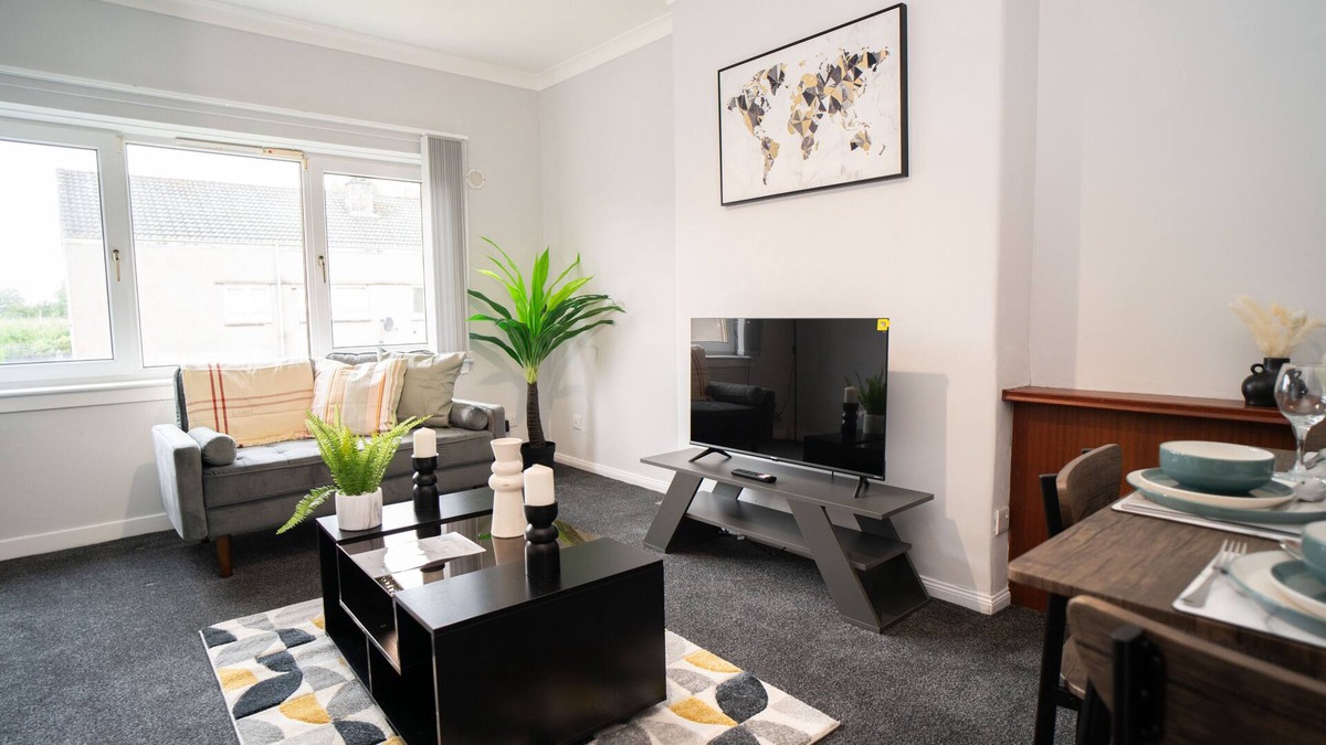 Linthouse Apartment | Modern Apartment in South-West Glasgow