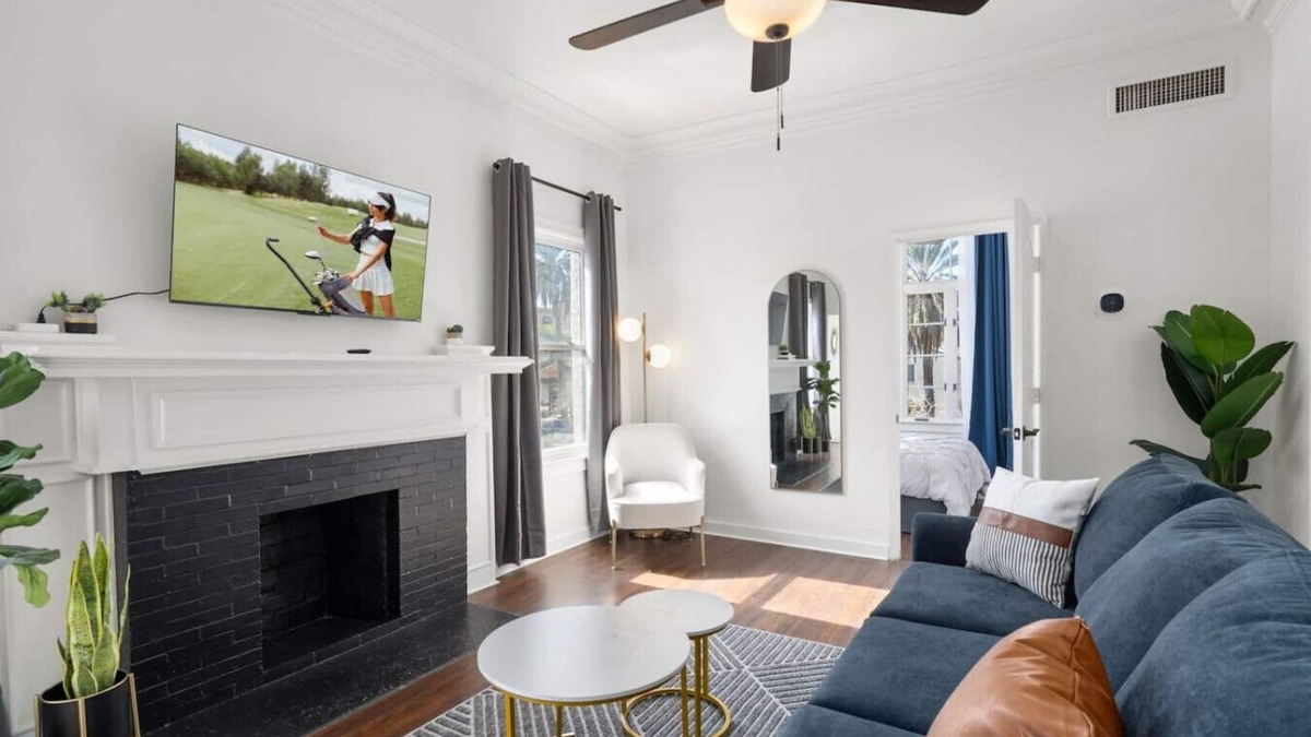 Roosevelt Apartment | Modern Apartment in the Heart of Phoenix (7)