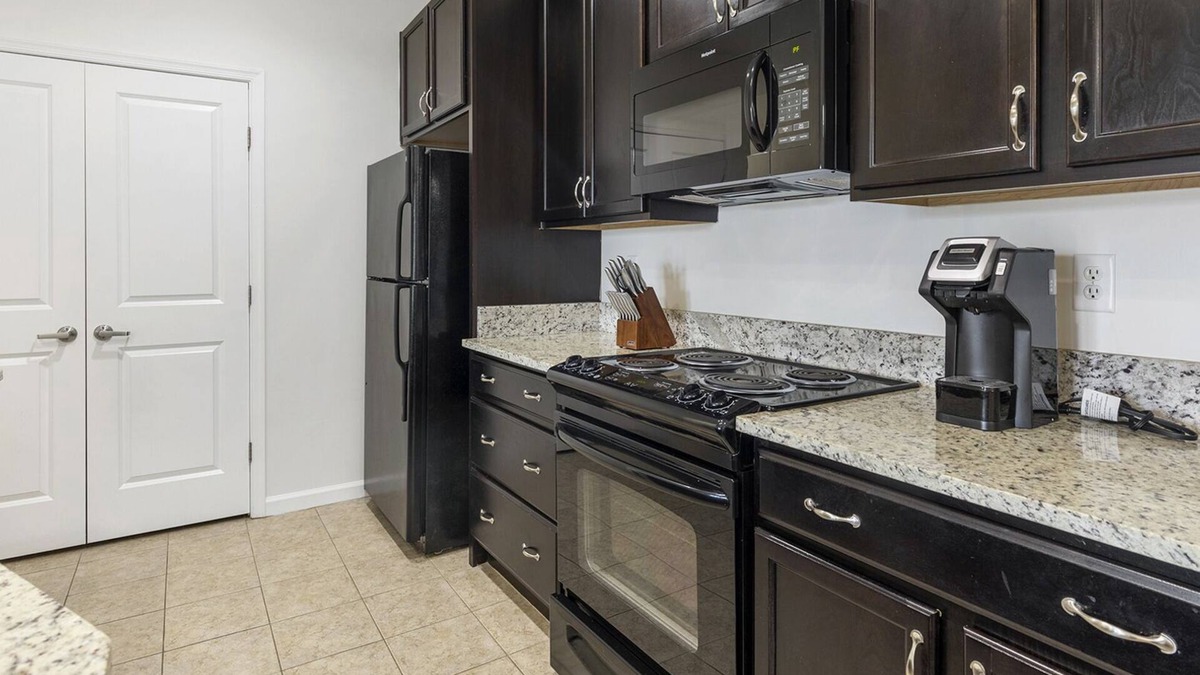 Chesapeake Apartment | Modern Apartment in Prime Location (ID1388X013)
