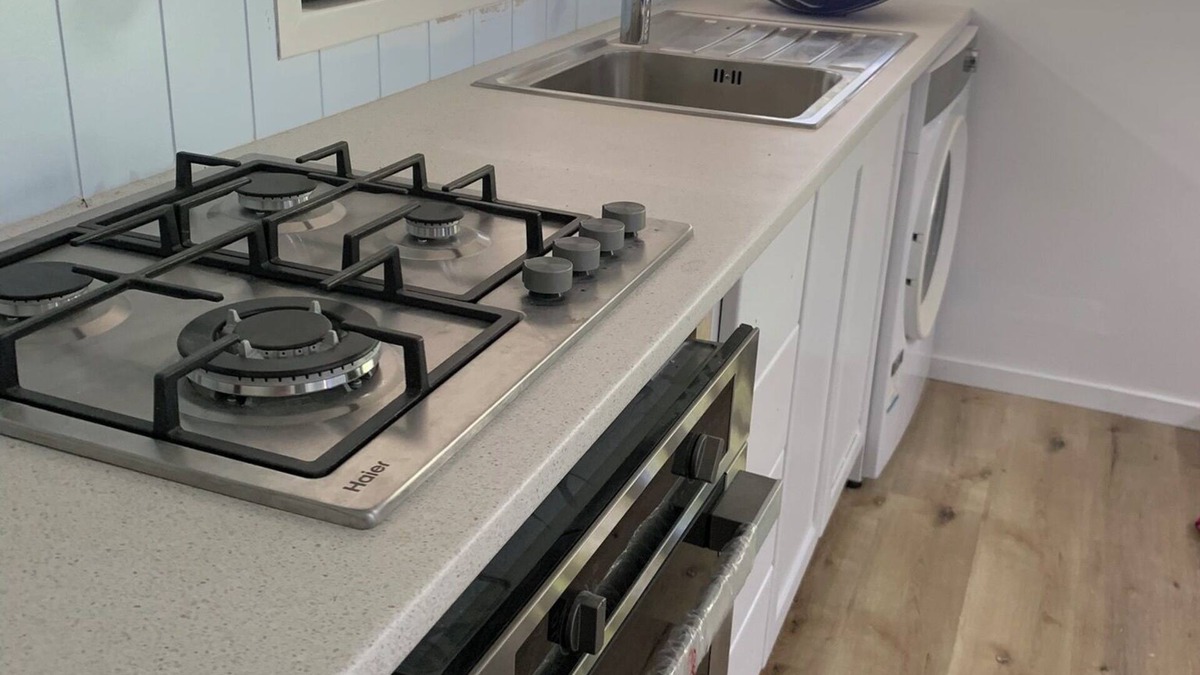 Whangarei Apartment | Modern apartment nestled next to native bush close to hospital and town