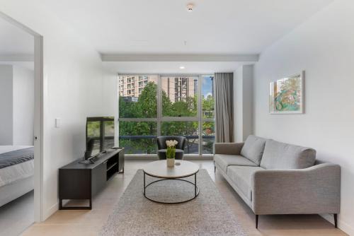 Newton Apartment | Modern Apartment & Parking - Central & Quite