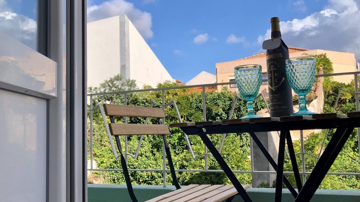 Santa Maria do Castelo e Sao Miguel Apartment | Modern apartment in Torres Vedras centre