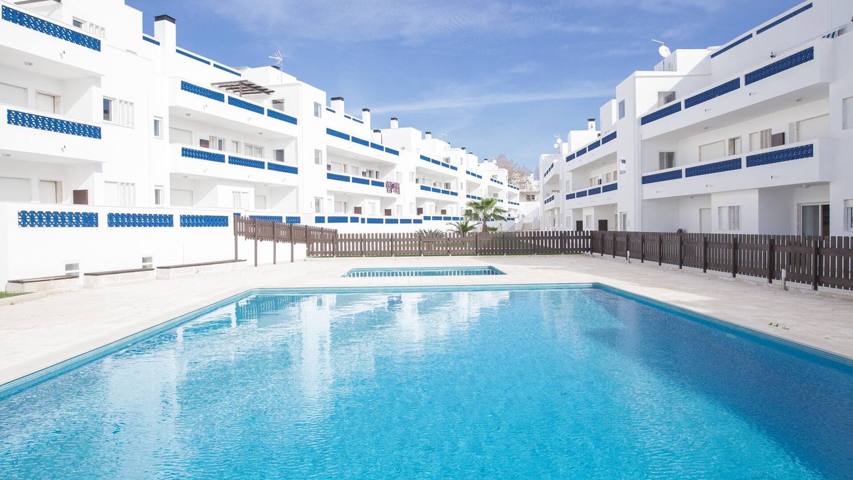 Santa Luzia Apartment | Modern apartment (T2) with 2 pools in very quiet area close to the beach