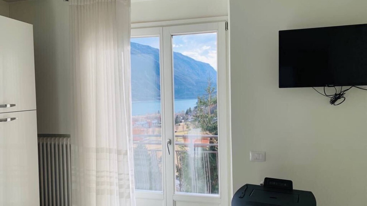 Molveno House | MODERN APARTMENT WITH LAKE VIEW