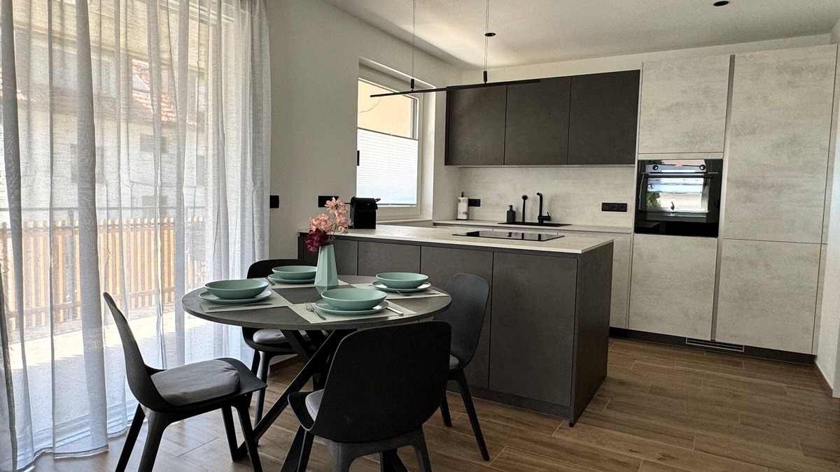 Merano Apartment | Modern apartment with large balcony. Near city center.