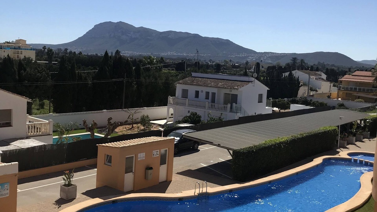Denia Apartment | Modern apartment with pool that sleeps up to 3 people 400m from the sandy beach.