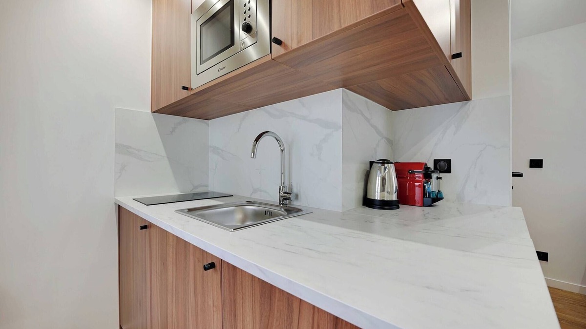 Aubervilliers Apartment | Modern Apt - 2BD/6P - near Paris