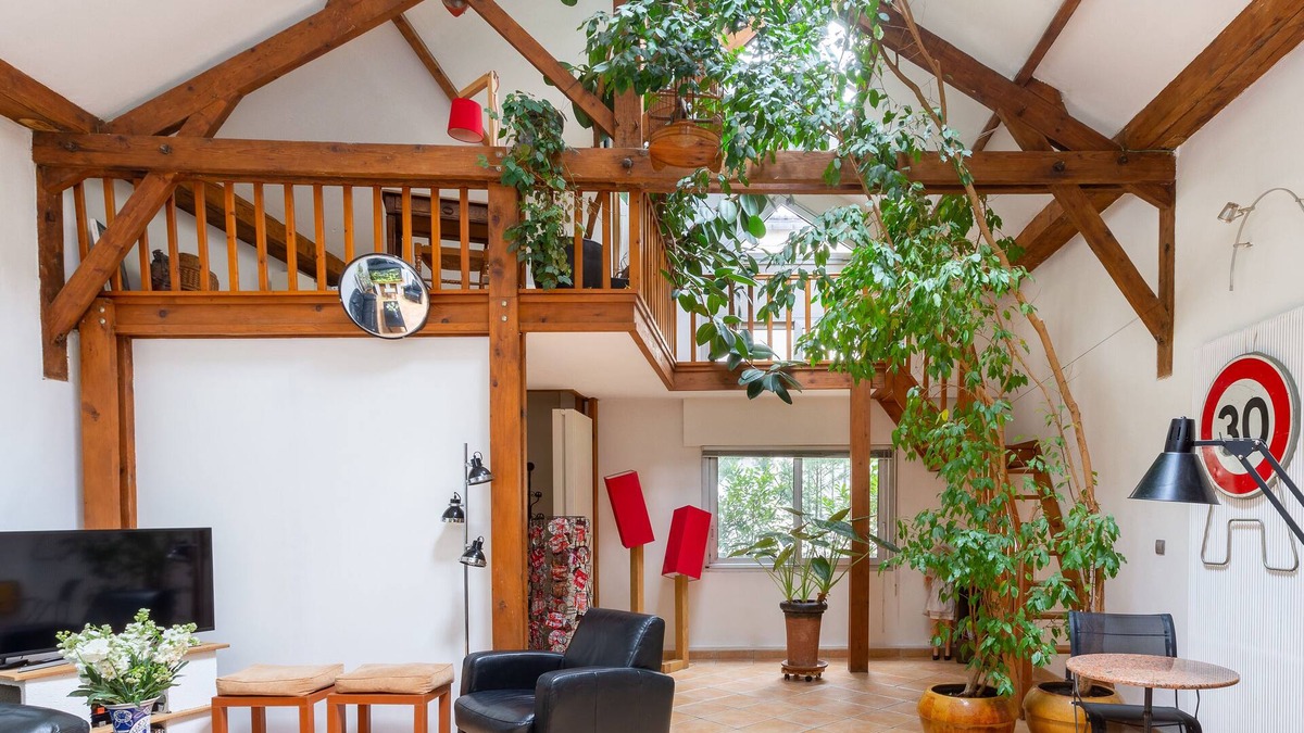 Grenelle House | Modern Artist's House near the Eiffel Tower
