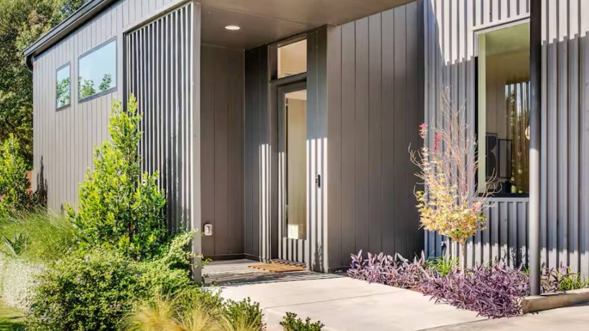 Dawson House | “Modern Austin Oasis with Private Pool – Walk to Zilker & South Lamar!”