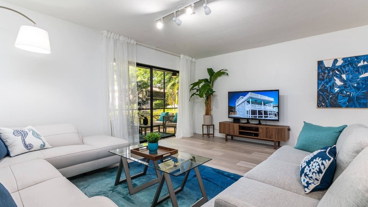 Deerfield Beach Condo | Modern Beach Villa on a Paradise Golf Course