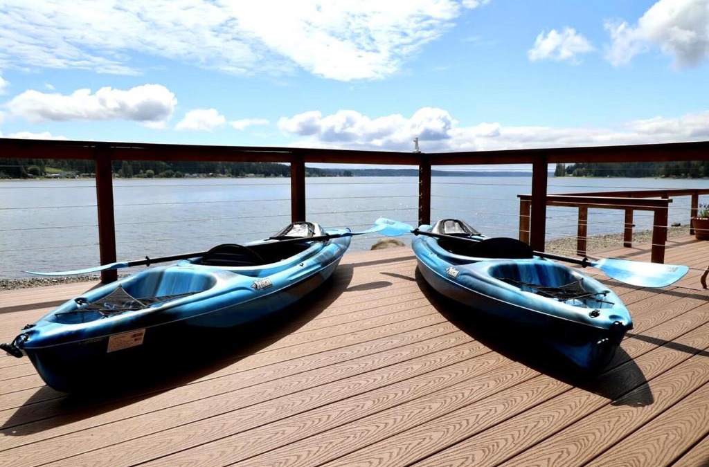Allyn House | Modern Beachfront Cabin with Hot Tub and Spectacular Views