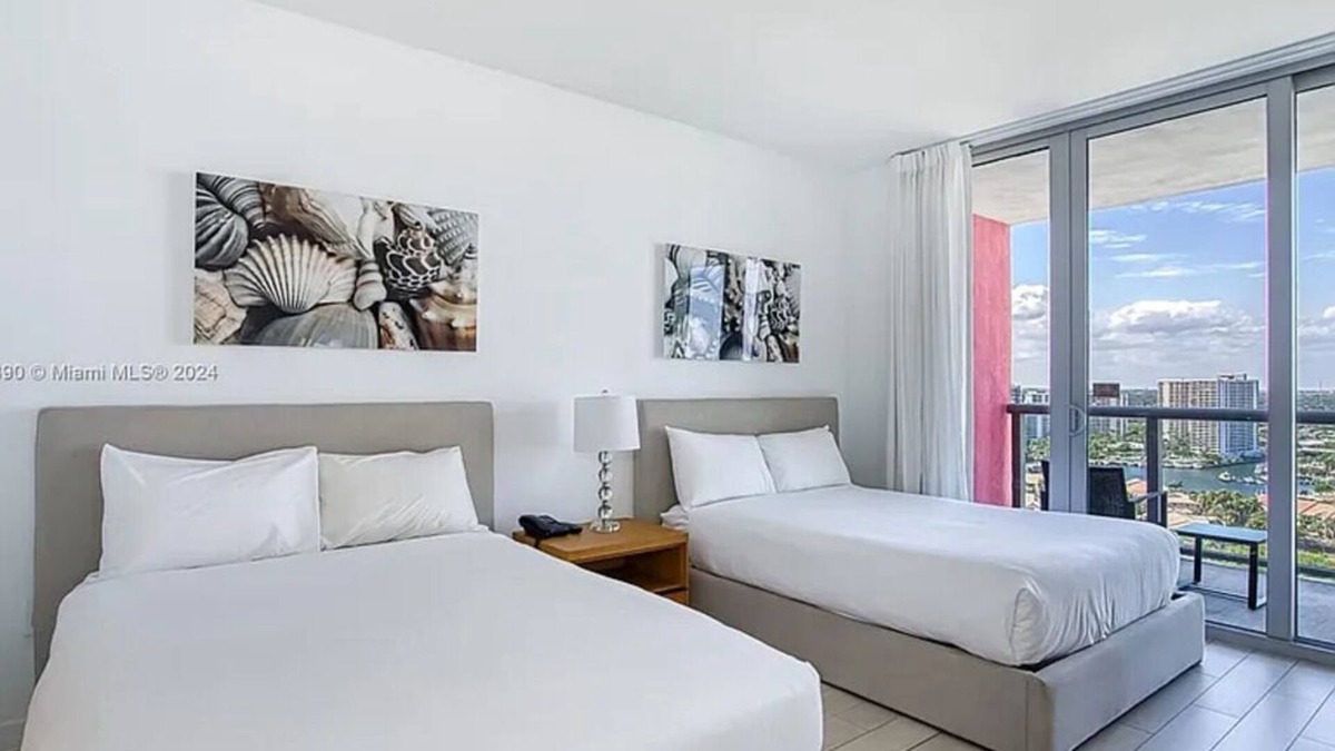 Hallandale Beach Apartment | Modern Beachwalk Studio