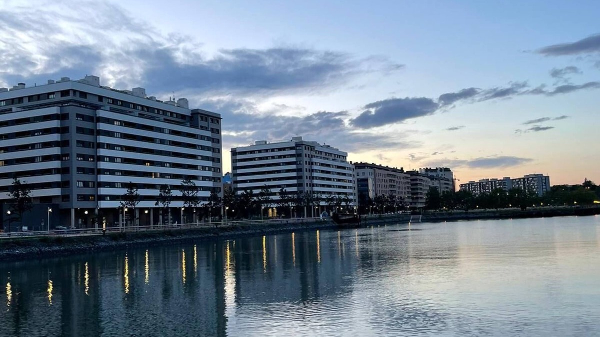 Sestao Apartment | Modern Bilbao