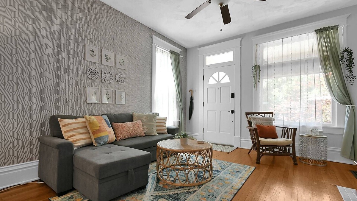 Olde Towne East House | Modern Boho🪴Style 1BR Near DT on Historic Street