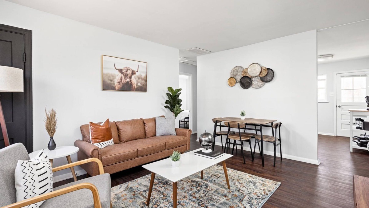 Wayne House | Modern Boho Villas 10 min Airpt.