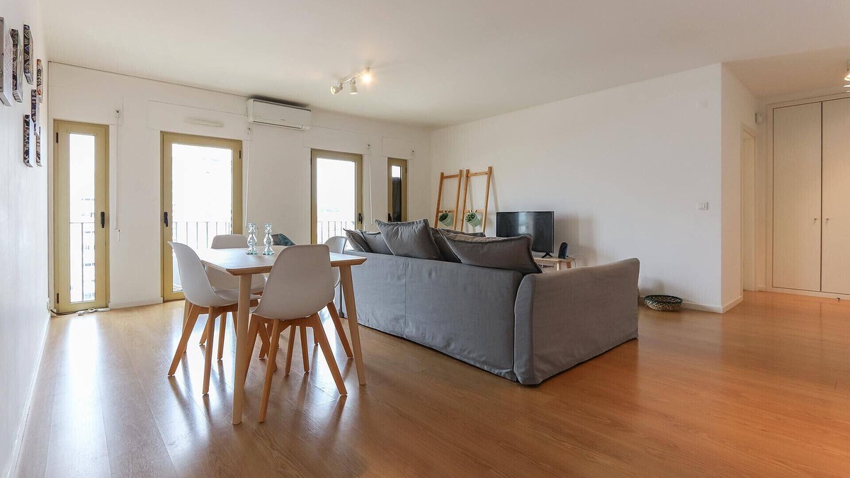 Casal da Ladeira Apartment | Modern & Bright by Homing