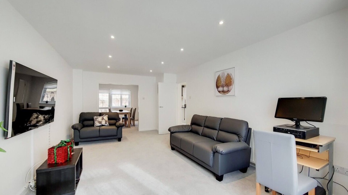 Sanderstead House | Modern, bright home in Kenley